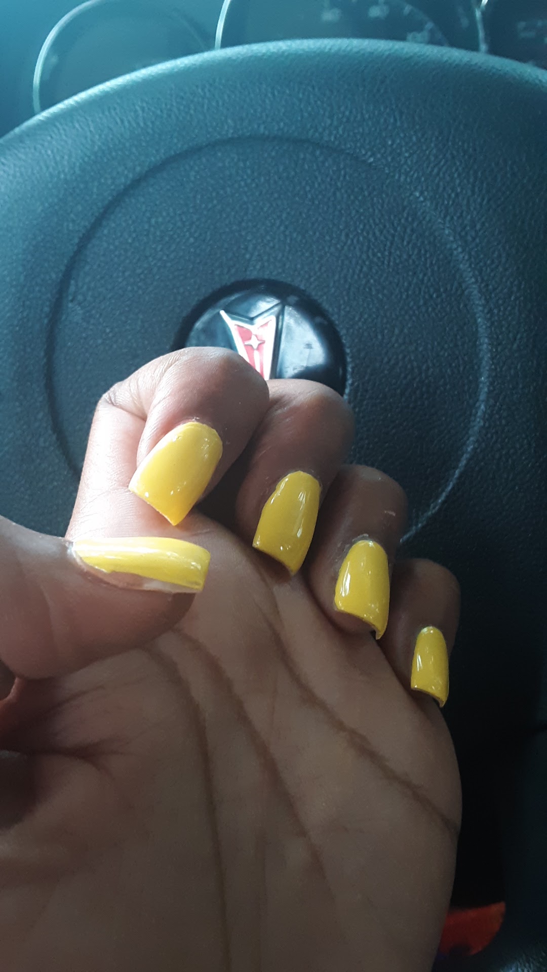 Charming Nails logo